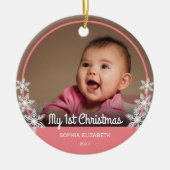 Snowflakes Baby's eerste kerstfoto Roze Keramisch Ornament (Voorkant)