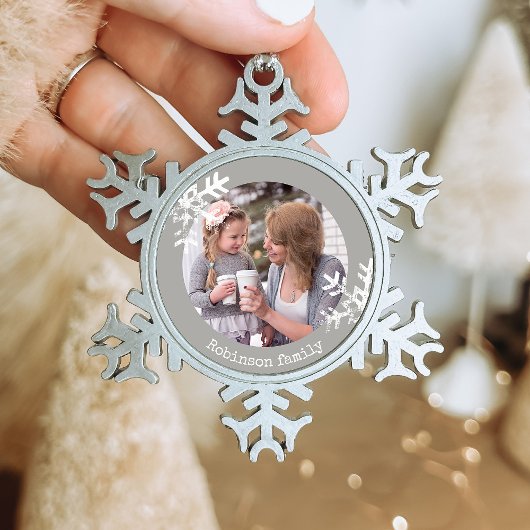 Snowflakes, grijze foto, monogramma tin sneeuwvlok ornament