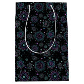 Snowflakes Medium Cadeauzakje (Voorkant)