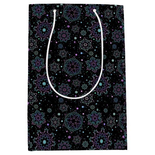 Snowflakes Medium Cadeauzakje (Voorkant)