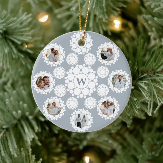Snowflakes Monogram Getrouwd 1e Kerstmis 8 Foto Keramisch Ornament (Boom)