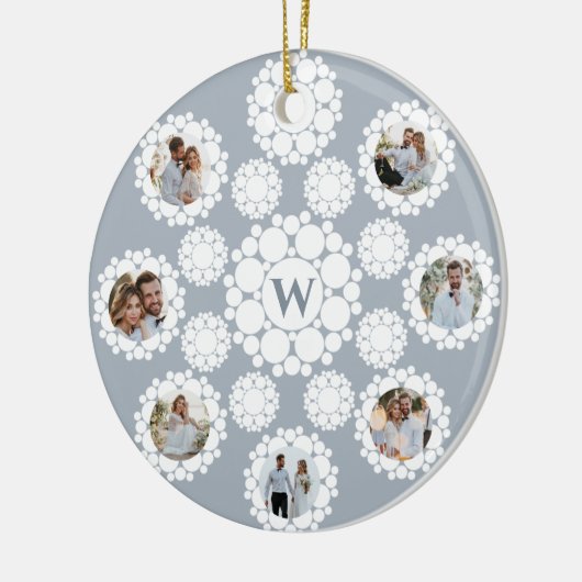 Snowflakes Monogram Getrouwd 1e Kerstmis 8 Foto Keramisch Ornament (Links)