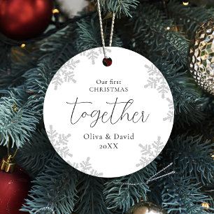 Snowflakes ons eerste kerstfeest samen script metalen ornament