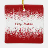 Snowflakes op rode kerst keramisch ornament (Voorkant)