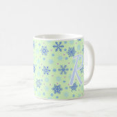 Snowflakes pastel Green Elegant Script Monogram Koffiemok (Voorkant rechts)