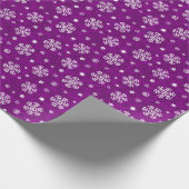 Snowflakes Patroon op Paars Cadeaupapier (Hoek)