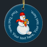 Snowman Accountant Keramisch Ornament<br><div class="desc">Een sneeuwpop met een pet en sjaal met dollarborden en een rekenmachine met een 1040 dollar op de grond is een grappig ontwerp van een cadeautje voor boekhouders voor studenten,  CPA's en belastingparadijzen.</div>
