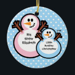 Snowman Big Sister kerstversiering Keramisch Ornament<br><div class="desc">Dated Snowman Big Sister met de kleine broertje kerstversier Een Wonder kerstcadeau dat zeker nog vele jaren wordt gekoesterd.</div>