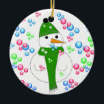 Snowman Bubble Mania Keramisch Ornament<br><div class="desc">Een coole zeepbel die sneeuwman blaast,  bubbels van heldere kleuren om hem heen. Allemaal verpakt in zijn warme pet en sjaal.</div>