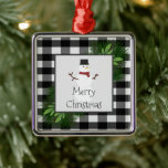 Snowman Buffalo Gepegisterd Ornament<br><div class="desc">Decoreer je kerstboom dit vakantieseizoen met een Snowman Buffalo Pset Ornament. Het ontwerp van het ornament is voorzien van een doos voorzien van pijnboomtakken en charmante sneeuwman tegen een zwarte en witte buffelpleister achtergrond. Extra cadeautjes en vakantiepunten zijn ook bij dit ontwerp beschikbaar.</div>