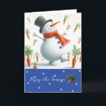 Snowman Carrot Patch Dance Feestdagen Kaart<br><div class="desc">Afbeelding deze grillige vakantiekaart die een lach op iemands gezicht tovert en een vrolijke sneeuwman laat zien die wegdanst in een met wortelen gevulde magische sneeuwtuin. De vreugde van een echte sneeuwman. Personaliseer dit feestelijke label naar uw wens.</div>