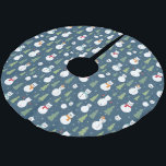 Snowman Cats Vakantiepatroon Kerstboom Rok<br><div class="desc">Voeg wat grillig plezier toe aan je vakantieseizoen met dit "Snowman Cats" -patroon. Met schattige sneeuwpoppen gemaakt om op katten te lijken, omringd door feestbomen en sneeuwvlokken, is dit speelse ontwerp ideaal voor kattenliefhebbers. Verkrijgbaar op Zazzle producten zoals inpakpapier, mokken en kleding, het is een charmante aanvulling op uw vakantie...</div>