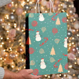 Snowman & Christmas Icons Pattern- Playful Holiday Medium Cadeauzakje