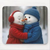 Snowman Couple Hugging in Winter Forest Muismat (Voorkant)