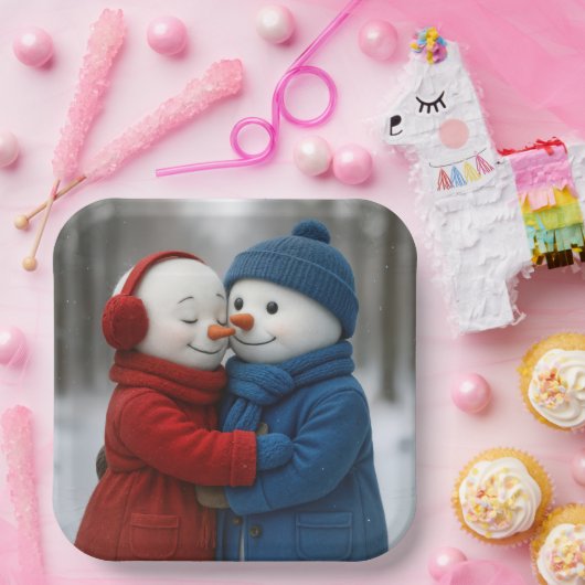 Snowman Couple Hugging in Winter Forest Papieren Bordje (Feest)