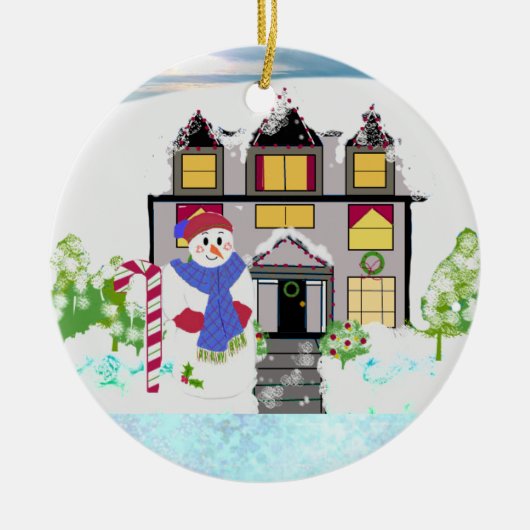 Snowman en Cozy House Ceramic Ornament (Voorkant)