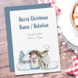 Snowman en Reindeer Snowy Text Persoonlijk Feestdagenkaart<br><div class="desc">Een gepersonaliseerde kerstkaart met een schattig design en een sneeuwtypografie. Het ontwerp is voorzien van sneeuwman en rendieren met een warm verlichte cabine in de sneeuw. Alle formuleringen zijn eenvoudig te bewerken,  zodat u uw kaarten volledig apart kunt maken.</div>