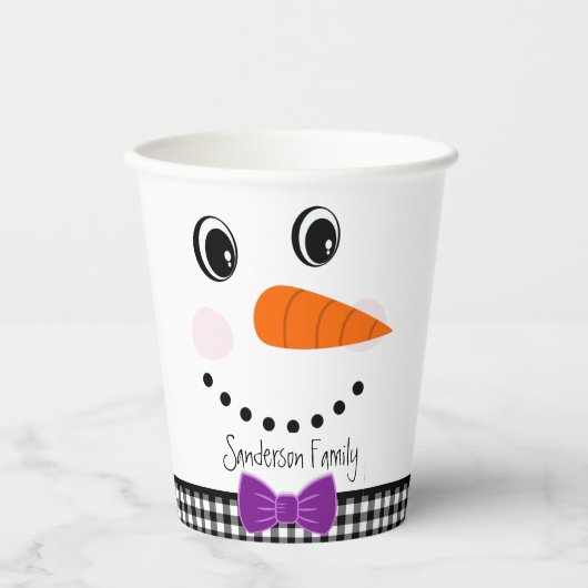 Snowman Face Paarse Bowtie Black Buffalo Play Papieren Bekers (Voorkant)