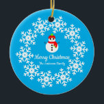 Snowman keramische decoratie<br><div class="desc">Afbeelding van een sneeuwpop op een sneeuwvlok en blauwe achtergrond.</div>