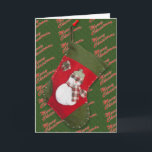 Snowman kerststaart over Groene Aangepast Feestdagen Kaart<br><div class="desc">Deze kerstkaart is voorzien van een foto van een rode en groene sneeuwpop met een schattige sneeuwpop die is gekleed met een seizoensgebonden geblazen sjaal en een pet met een groene getextureerde achtergrond. U kunt de witte geschetste rode tekst van de Kerst verwijderen die aan de achtergrond wordt toegevoegd dan...</div>