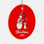 Snowman met Guitar en Penguin  jaar Keramisch Ornament (Rechts)