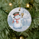 Snowman Winter Personaliseren jaartenduifsspelen Keramisch Ornament<br><div class="desc">Cute waterverf sneeuwman kerstversiering. Schattig. Zo leuk voor je vakantie. Zie overeenkomende producten. Vergeet niet dat je dit patroon kunt overdragen naar alles wat Zazzle te koop heeft. Dit zal een speciale bewaarplaats maken voor die "moeilijk te kopen persoon"</div>