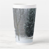 Snowman Winter Sneeuwscene van de buren Latte Mok (Voorkant)