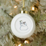 Snowman witte keramische keramische kerstbalversie keramische bal ornament<br><div class="desc">Snowman Kerstbal is voor Kerstbalverzamelaars,  sneeuwmanliefhebbers,  sneeuwmanverzamelaars en cartoon-fans. Sneeuwman is Steamy Raimon originele cartoon art. * suggestie: versier een hele boom met een aantal van deze</div>