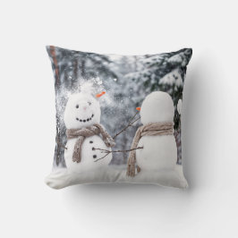Snowmen Having a Snowball Fight Kussen