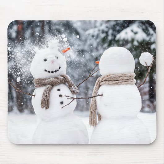 Snowmen Having a Snowball Fight Muismat (Voorkant)