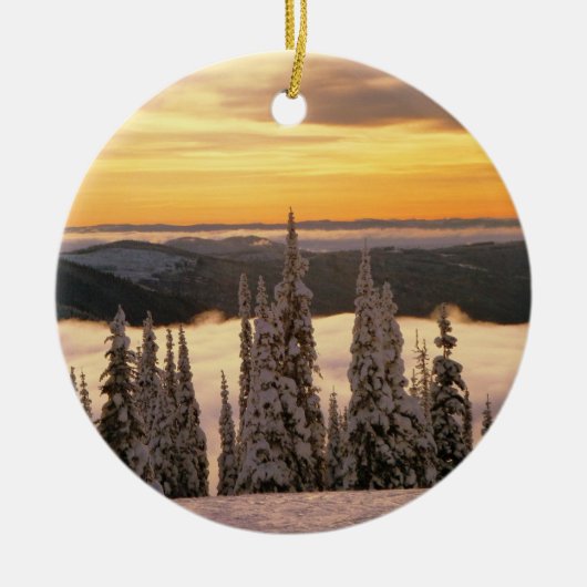 Snowy Alpine Scene Keramisch Ornament (Voorkant)