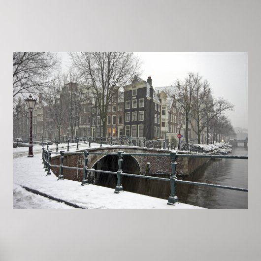 Snowy Amsterdam in Nederland in de winter Poster (Voorkant)