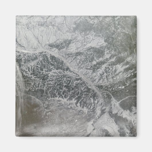 Snowy and hazy central Russia toont de Ob Ri Magneet (Voorkant)