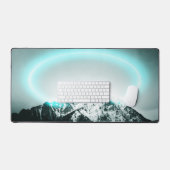 Snowy berg mysterieus blauw neonlicht bureaumat (Keyboard & Muis)