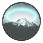 Snowy berg mysterieus blauw neonlicht hockey puck (Voorkant)
