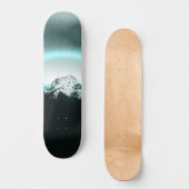 Snowy berg mysterieus blauw neonlicht persoonlijk skateboard (Voorkant)