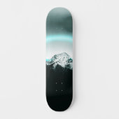 Snowy berg mysterieus blauw neonlicht persoonlijk skateboard (Voorkant)