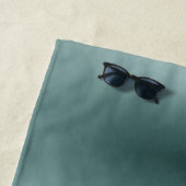 Snowy berg mysterieus blauw neonlicht strandlaken (In situ)