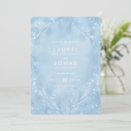 Snowy Blue Winter Wedding Save the Date Cards (Staand voorkant)