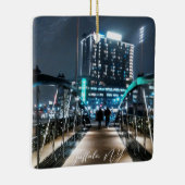 Snowy Canalside Walk Keramisch Ornament (Rechts)