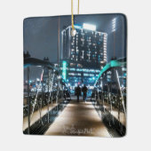 Snowy Canalside Walk Keramisch Ornament (Links)