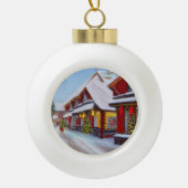 Snowy City straat met Kerstmis Keramische Bal Ornament (Voorkant)