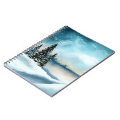 Snowy dennenbomen in de buurt van een meer notitieboek (Linkerzijde)
