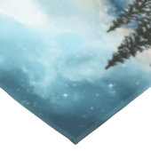 Snowy dennenbomen in de buurt van een meer tafelkleed (Gekanteld)