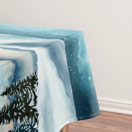 Snowy dennenbomen in de buurt van een meer tafelkleed (Voorbeeld)