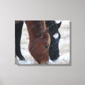 Snowy Eats Canvas Afdruk (Voorkant)