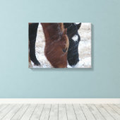 Snowy Eats Canvas Afdruk (Insitu (Houten vloer))