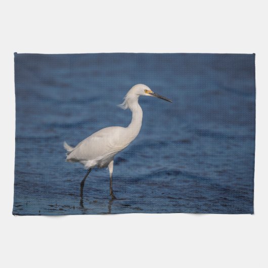 Snowy Egret op Noordstrand Theedoek (Horizontaal)