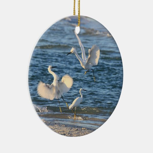 Snowy Egrets Dansend (kan worden gepersonaliseerd) Keramisch Ornament (Rechts)