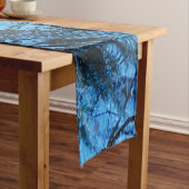 Snowy Forest Spruce Branches Korte Tafelloper (Voorbeeld)